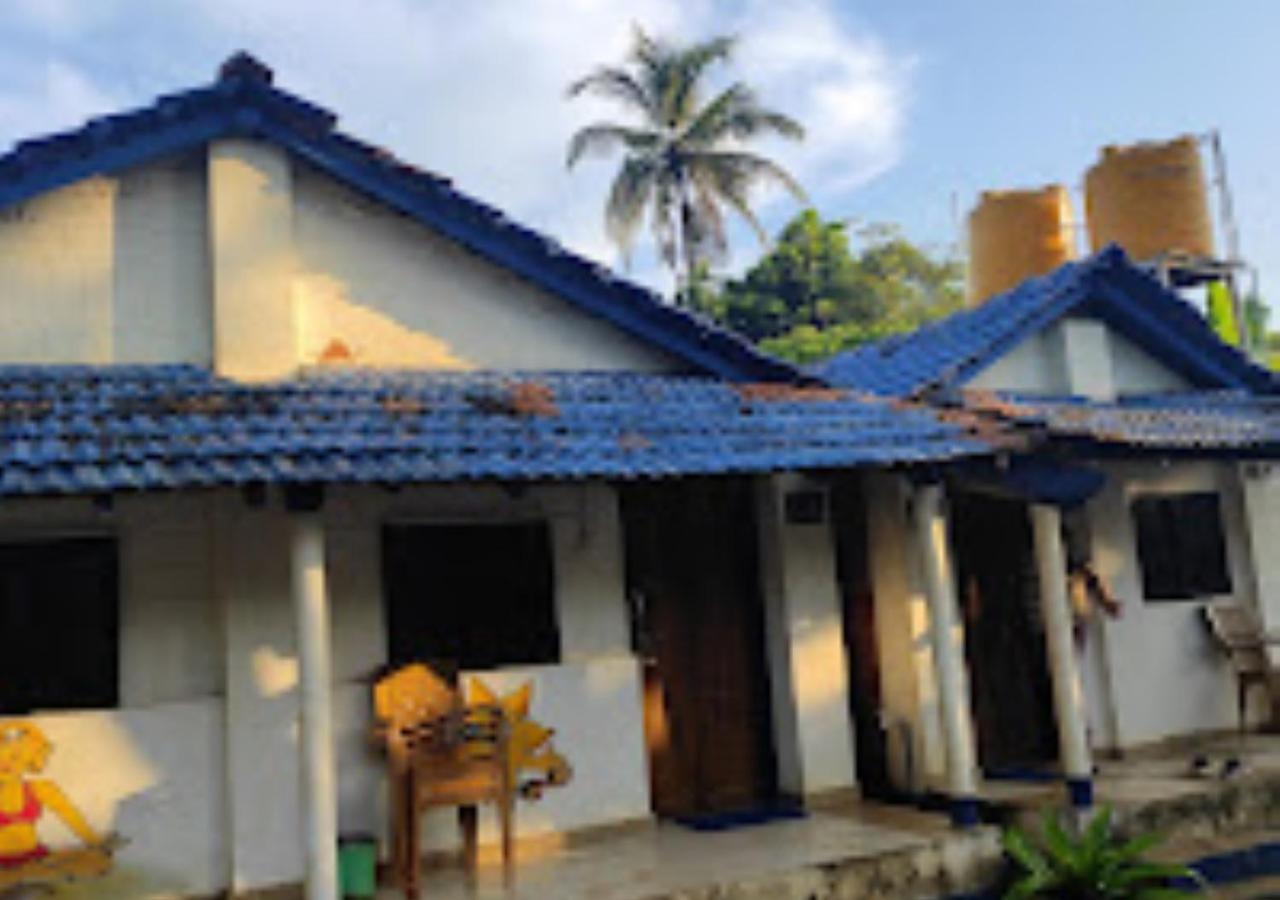 R K Beach Cottage Gokarna  Exterior photo